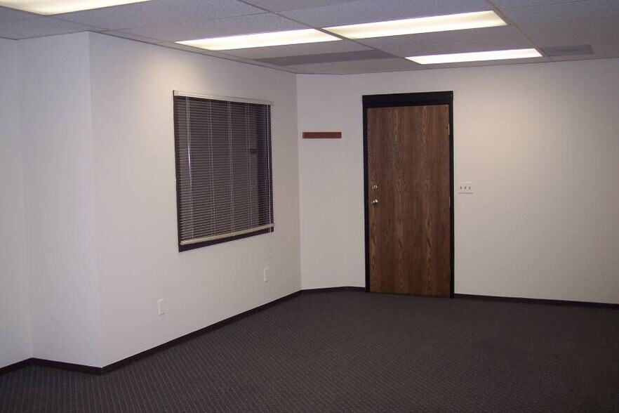 More Photos Of 7671 Central Ave NE, Fridley Office For Lease