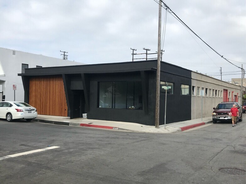 More Photos Of 340 E Franklin Ave, El Segundo Service For Lease