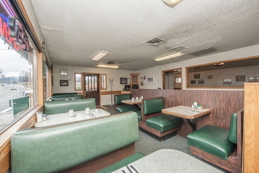More Photos Of 790 Main St, Weaverville Restaurant For Sale