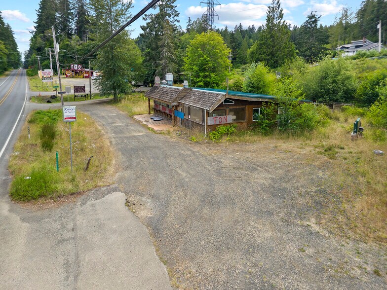 More Photos Of 21391 N US Highway 101, Shelton General Retail For Sale