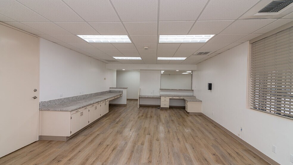 More Photos Of 3801 San Dimas St, Bakersfield Medical For Lease
