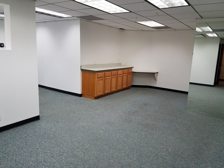 More Photos Of 2700 N Bellflower Blvd, Long Beach Medical For Lease