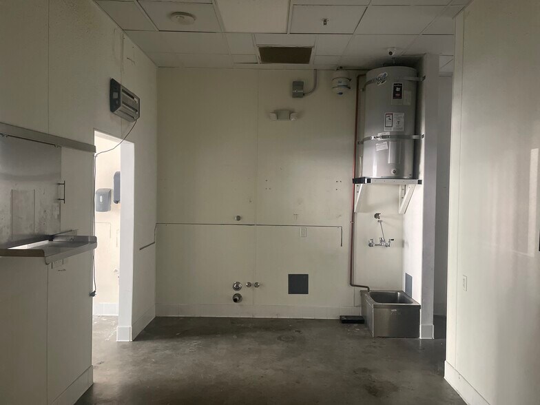 More Photos Of 424 W Pico Blvd, Los Angeles Apartments For Lease