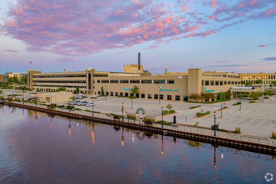 Primary Photo Of 1515-1575 N River Center Dr, Milwaukee Office For Lease