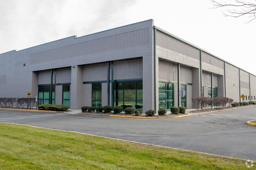 More Photos Of 200 Ludlow Dr, Ewing Warehouse For Lease