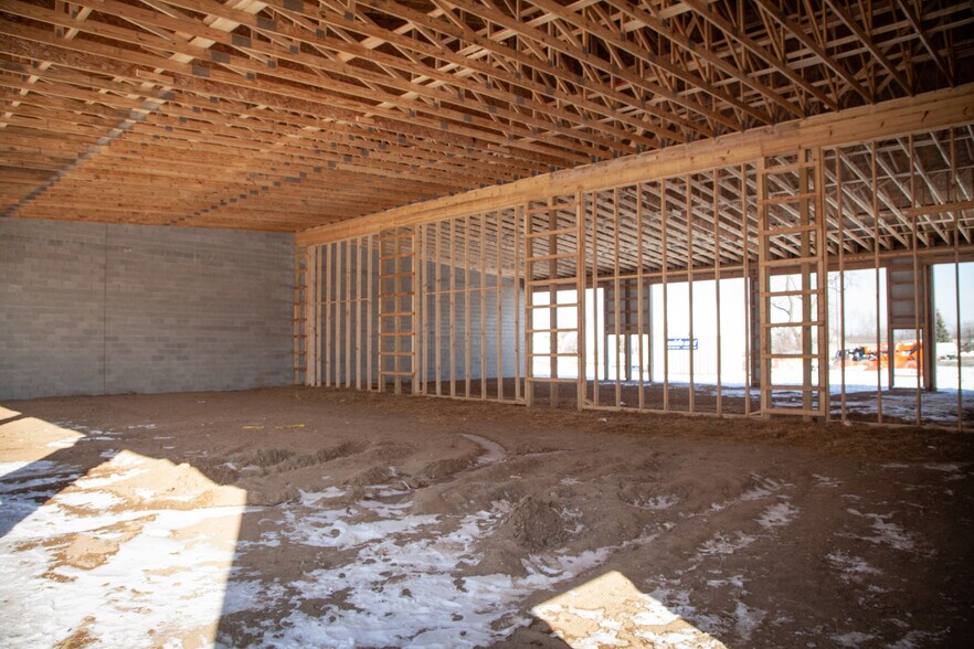 More Photos Of 1641 Balian Rd, Waterford Self Storage For Sale
