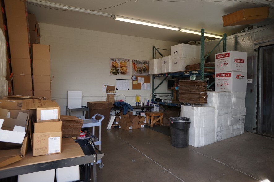 More Photos Of 7750 E Redfield Dr, Scottsdale Distribution For Lease