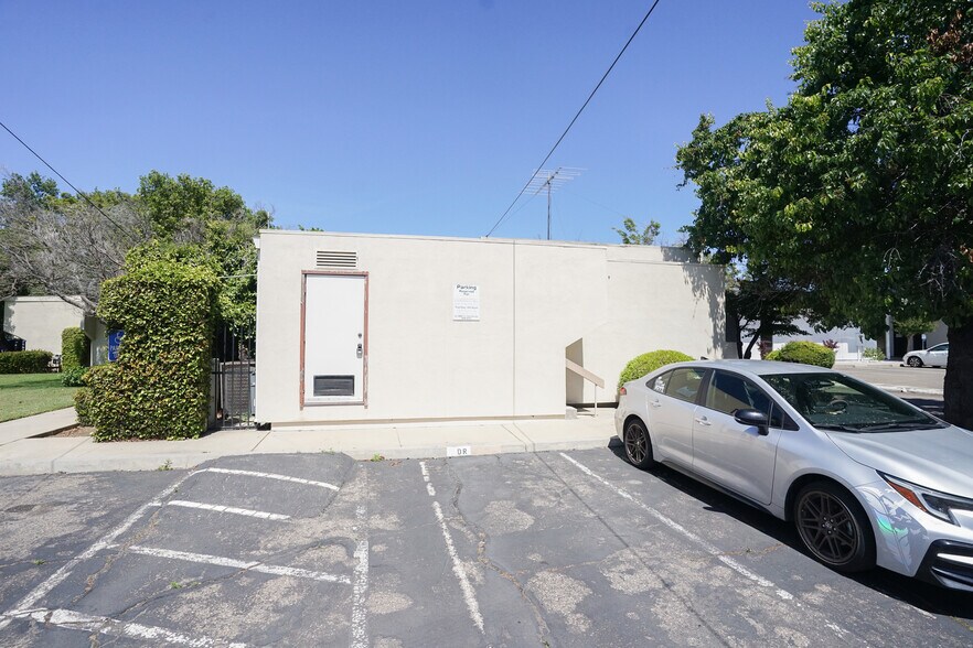 More Photos Of 1060-1080 Delbon Ave, Turlock Medical For Sale