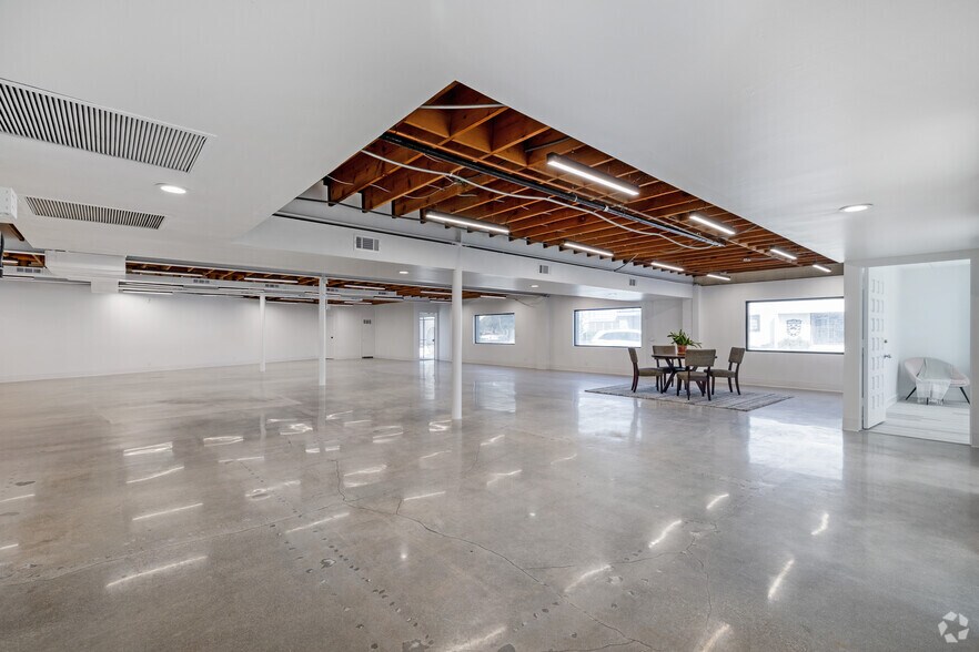 More Photos Of 11520 Jefferson Blvd, Culver City Light Distribution For Sale