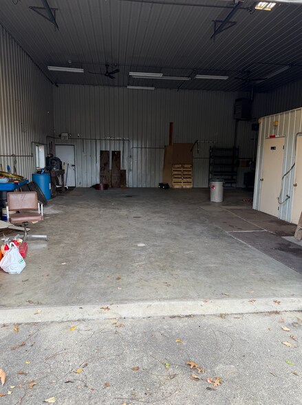 More Photos Of 1801 Hulman St, Terre Haute Industrial For Sale