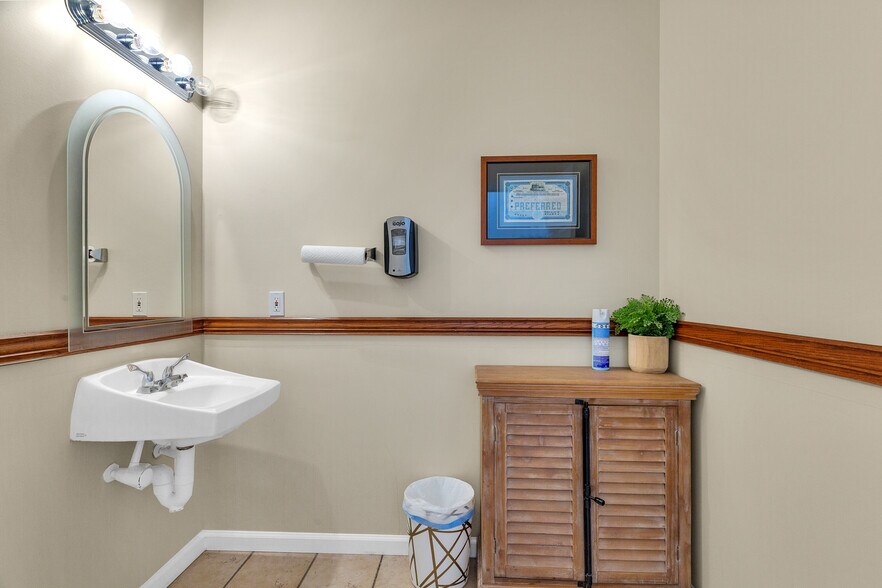 More Photos Of 763-765 W Terra Ln, O'Fallon Loft Creative Space For Sale