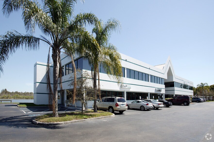 More Photos Of 17595 S Tamiami Trl, Fort Myers Medical For Lease