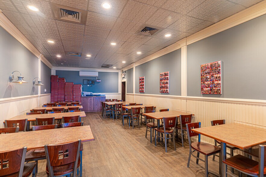 More Photos Of 1-7 Pt Barnum Sq, Bethel Restaurant For Lease