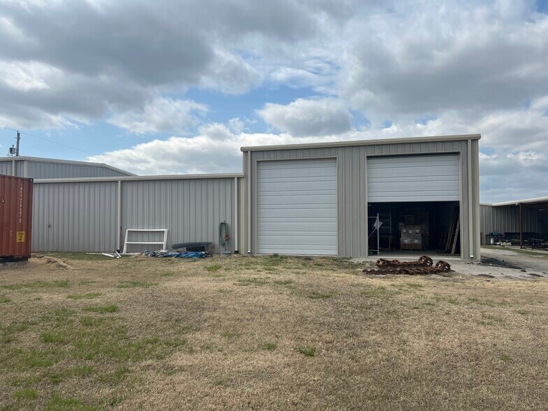 More Photos Of 3450 W 151st St S, Kiefer Warehouse For Lease