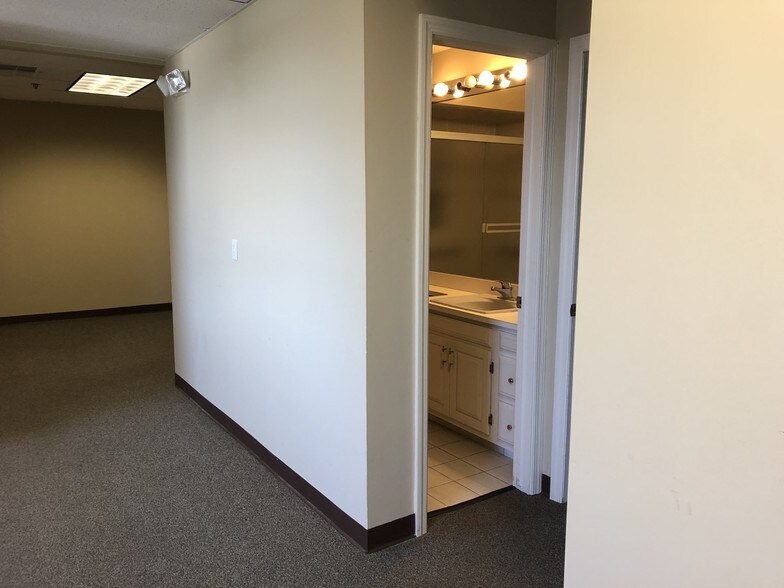 Primary Photo Of 29 Evans Pl, Pompton Plains Storefront Retail Office For Lease