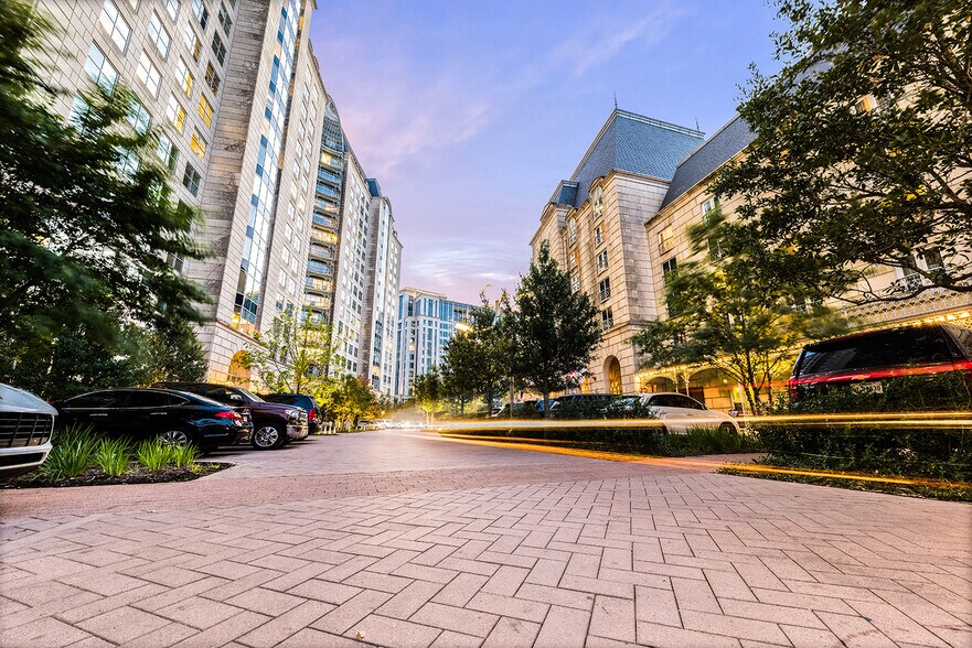 More Photos Of 500 Crescent Ct, Dallas Office For Lease