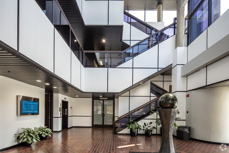 More Photos Of 4701 Von Karman Ave, Newport Beach Loft Creative Space For Lease