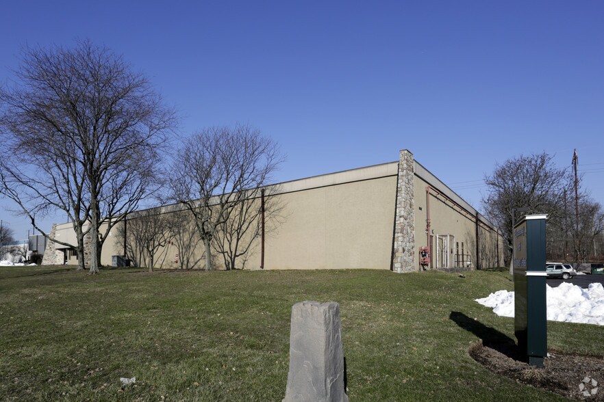 More Photos Of 3350 Progress Dr, Bensalem Warehouse For Lease