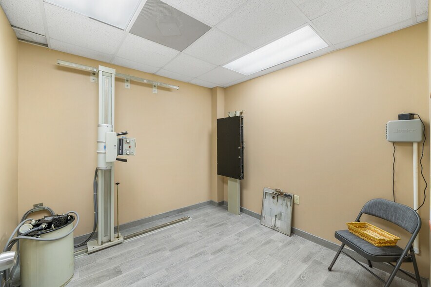 More Photos Of 3480 W Main St, League City Medical For Sale