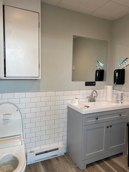 More Photos Of 150 Wildey St, Tarrytown Flex For Sale