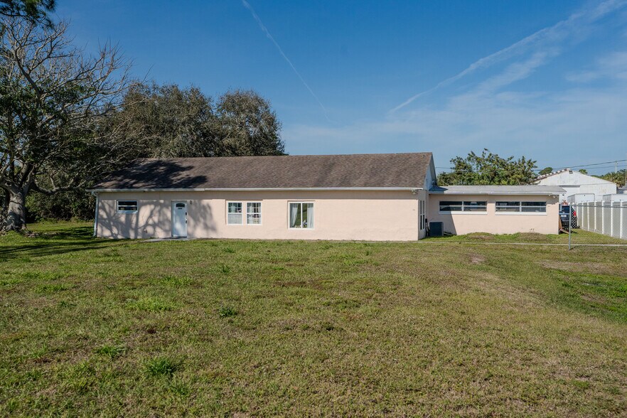 More Photos Of 5995 N Courtenay Pky, Merritt Island Light Manufacturing For Sale