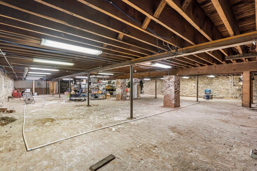 More Photos Of 429-431 N Boonville Ave, Springfield General Retail For Lease