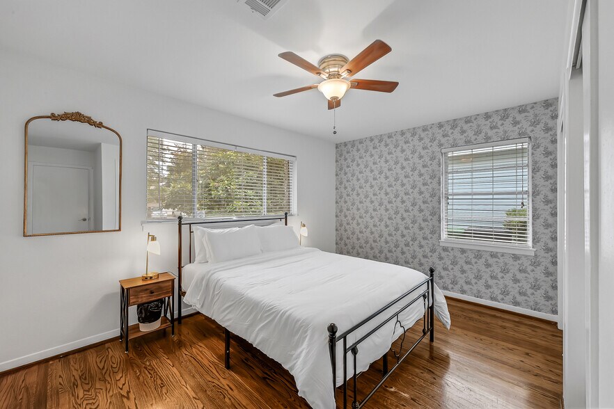More Photos Of 5415 Carew St, Houston Specialty For Sale