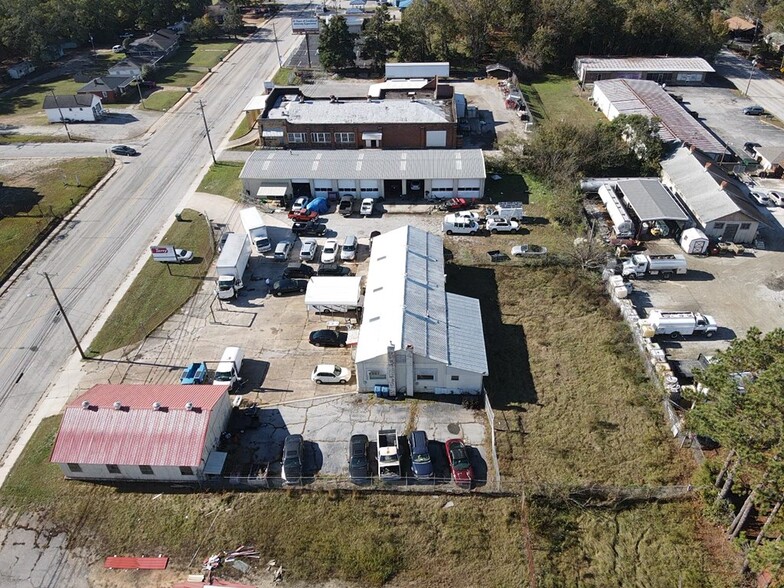More Photos Of 1107 Reynolds Ave, Greenwood Industrial For Sale
