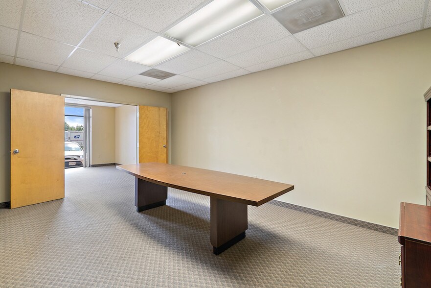 More Photos Of 14325 Willard Rd, Chantilly Office For Lease