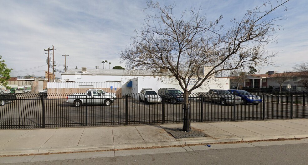 Primary Photo Of 712 17th St, Bakersfield Warehouse For Lease