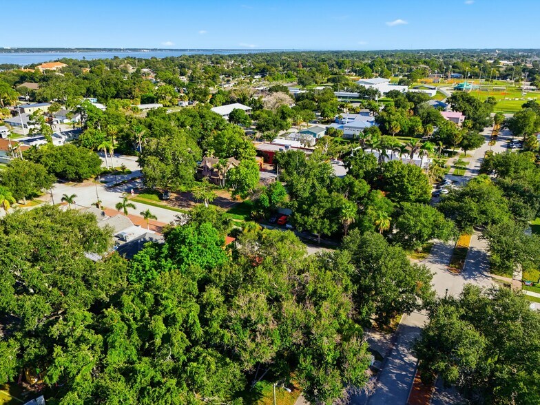 More Photos Of 123 Tangerine Ave, Merritt Island Office For Sale