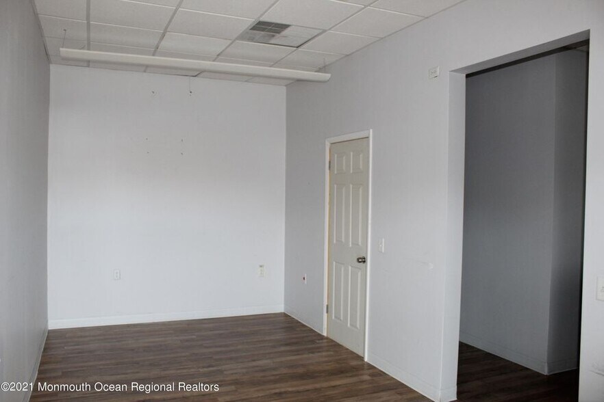 More Photos Of 1915 State Route 35, Oakhurst Medical For Lease