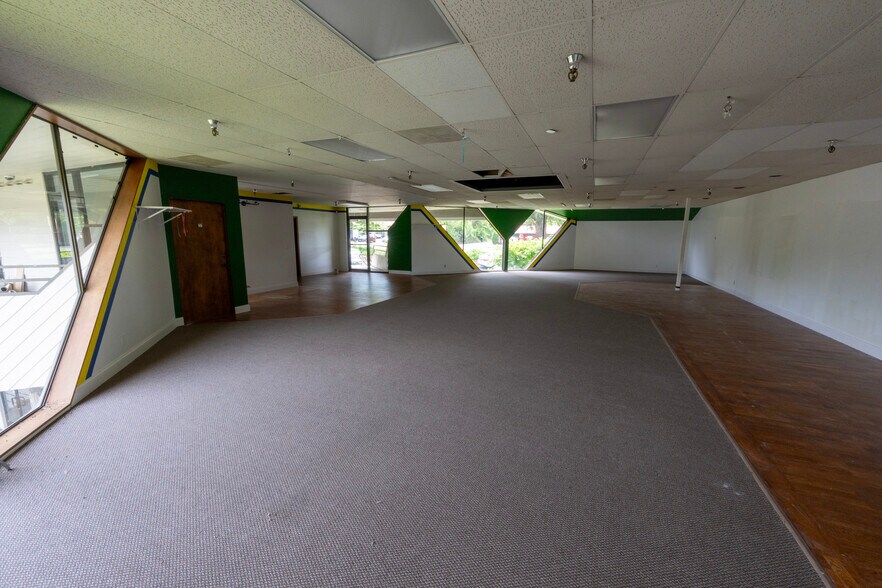 More Photos Of 9955 SW Beaverton Hillsdale Hwy, Beaverton Unknown For Lease