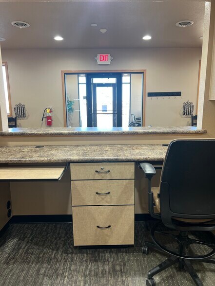 More Photos Of 77 Adcock Dr, Alamosa Healthcare For Sale