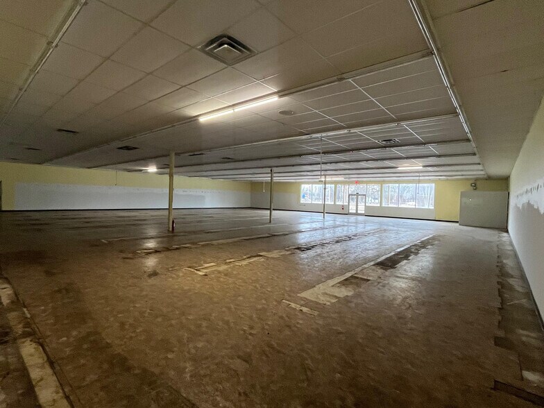 More Photos Of 3543 S Beech Daly St, Dearborn Heights Freestanding For Sale