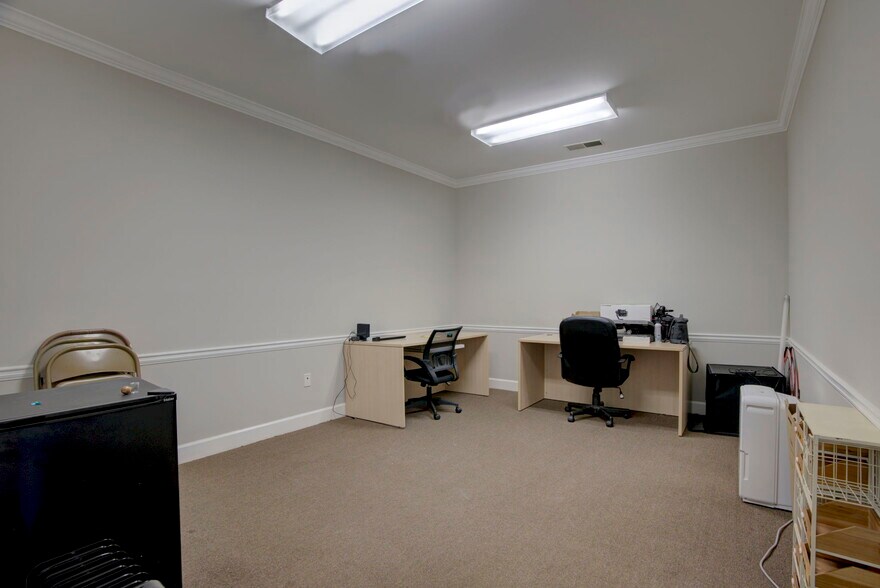 More Photos Of 188 Ben Burton Cir, Bogart Office For Sale