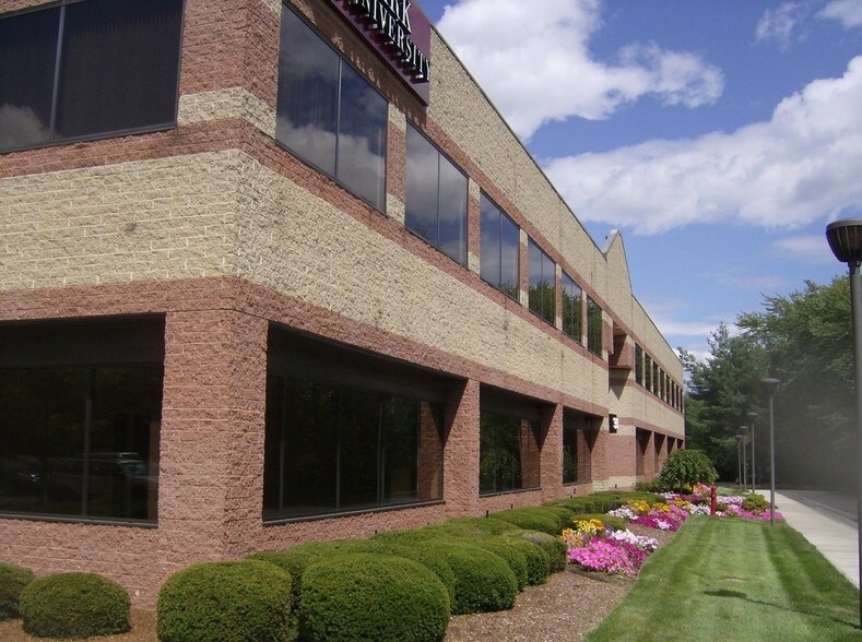 More Photos Of 333 Turnpike Rd, Southborough Office For Lease