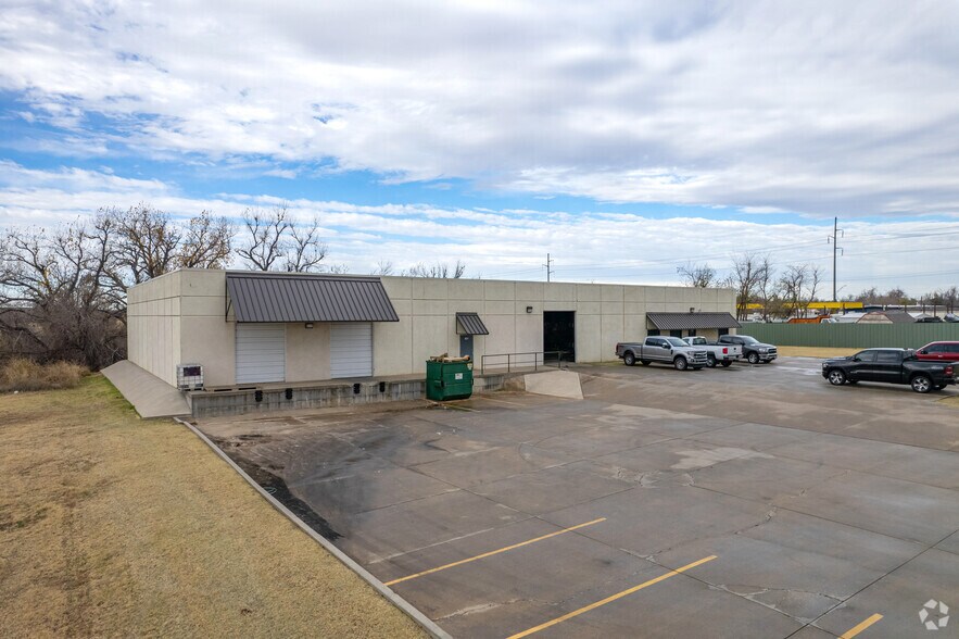 More Photos Of 931 N Ann Arbor Ave, Oklahoma City Warehouse For Lease