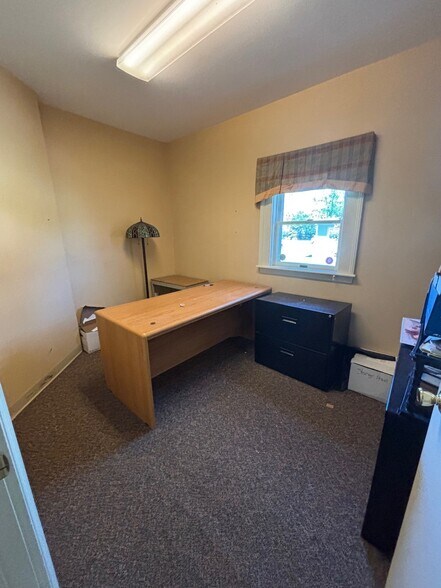 More Photos Of 166 N Main St, Southington Office For Sale