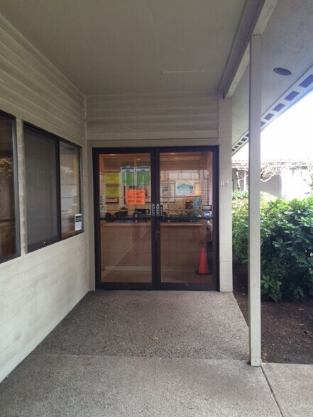 More Photos Of 17175 SW Tualatin Valley Hwy, Beaverton Medical For Lease