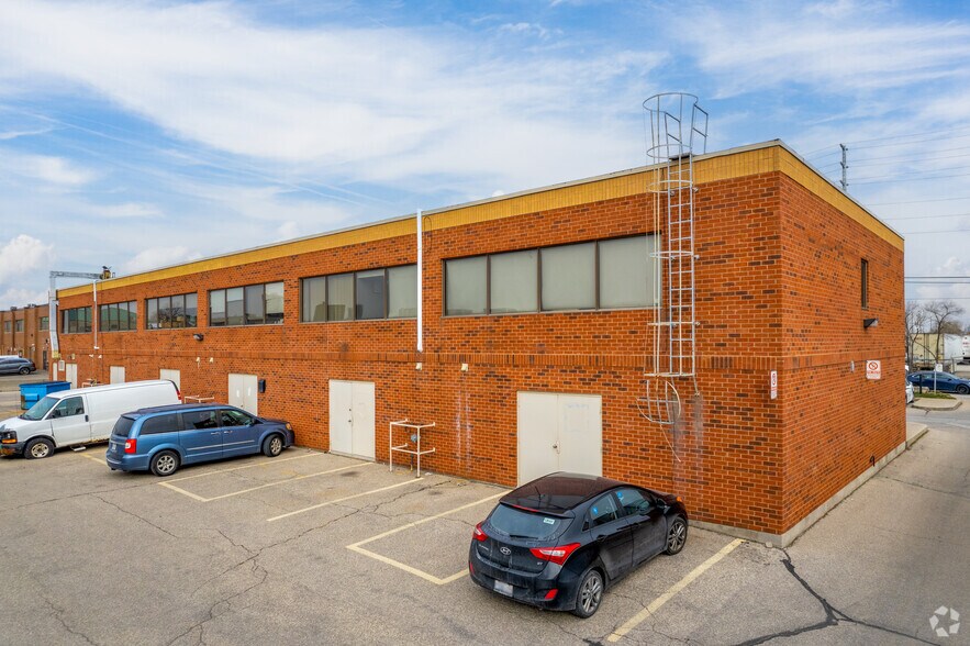 More Photos Of 2386 Haines Rd, Mississauga Storefront For Lease