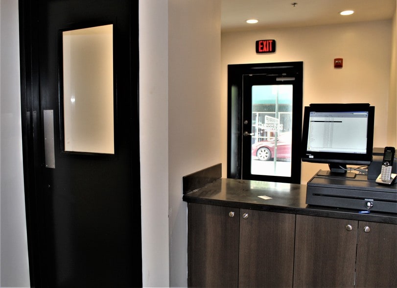 More Photos Of 204 S High St, Baltimore Restaurant For Lease