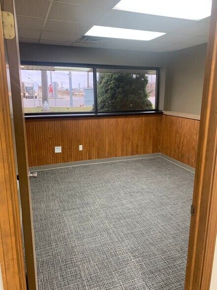 More Photos Of 25000 N River Rd, Harrison Township General Retail For Lease