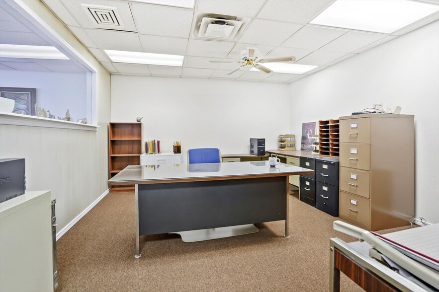 More Photos Of 9040 S Highway 51, Broken Arrow Office For Lease