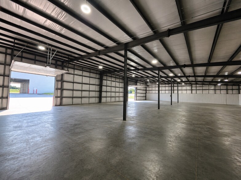 More Photos Of 1577 Freedom Market Pl, Edmond Warehouse For Lease