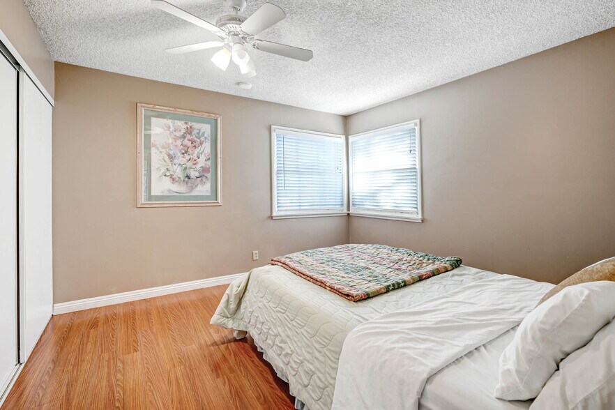 More Photos Of 1054-1098 State Highway 2, Wrightwood Hospitality For Sale