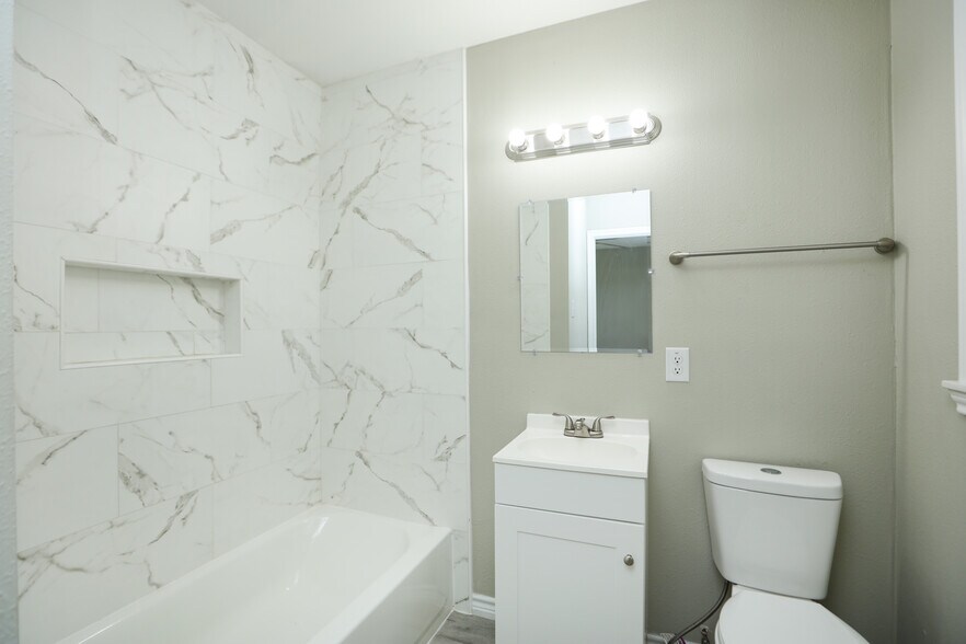 More Photos Of 1101 Demolay St, La Marque Apartments For Sale