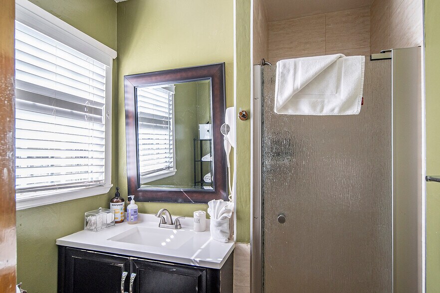 More Photos Of 586 Main St, Big Bear Lake Hotel For Sale