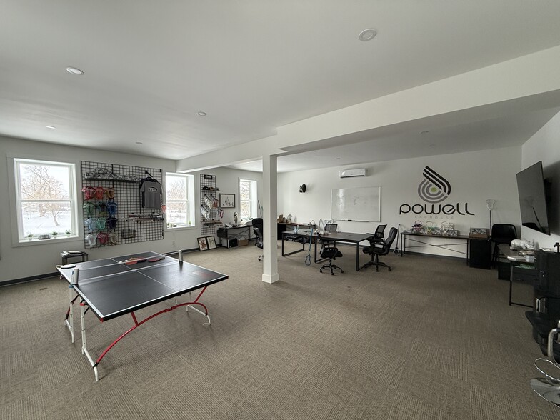 More Photos Of 11 Pottery Rd, Sullivan Unknown For Lease