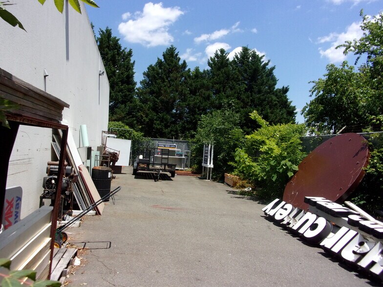 More Photos Of 8197 Euclid Ct, Manassas Park Warehouse For Lease